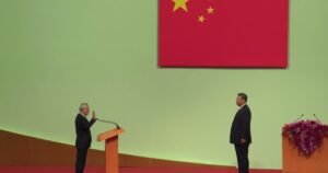 習近平為澳門新特首等官員監誓，呼籲當地經濟適度多元化發展- 美國之音