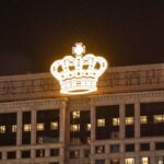 英皇娛樂酒店把酒店大堂的黃金賣了！超十倍買入價出售79公斤黃金，賺了9020萬港元- 新浪網