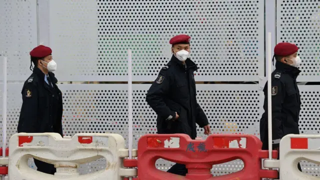 2023年1月18日,澳門警方在法院外巡邏。