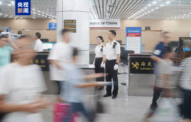 粵港澳大灣區跨境遊熱度攀升7月以來拱北口岸日均進出境旅客超31萬人次|澳門特別行政區|拱北海關|客流高峰|藝術節|演唱會_手機新浪網